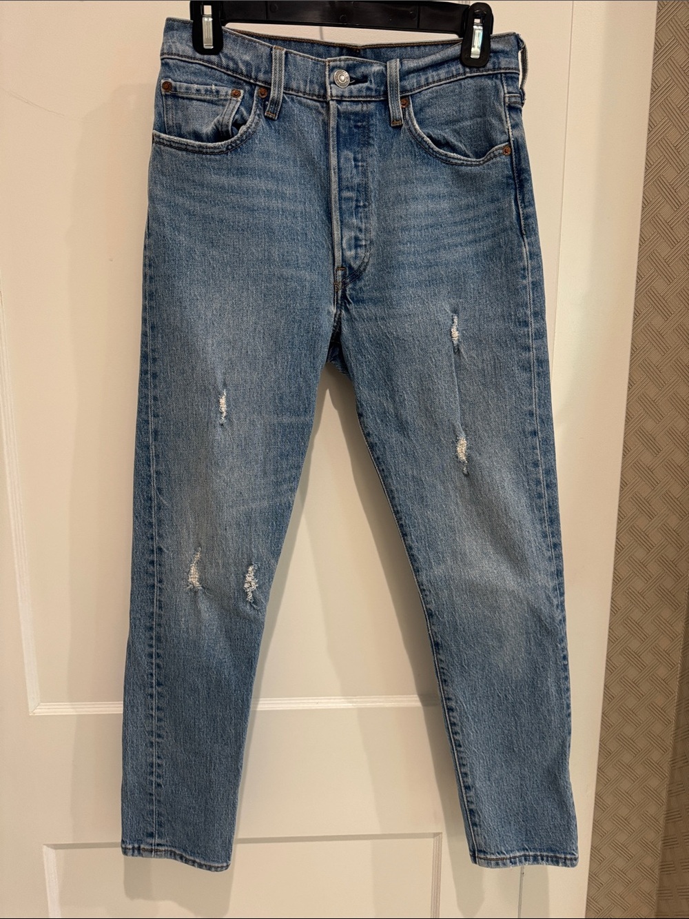 Levi’s 501 S Women’s Jeans W28 L28 Medium Wash Distressed Button Fly